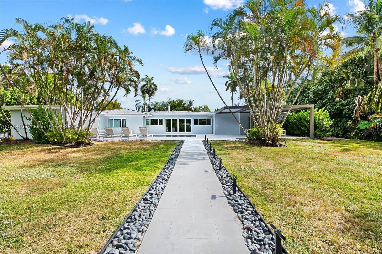 317 Farmington Dr