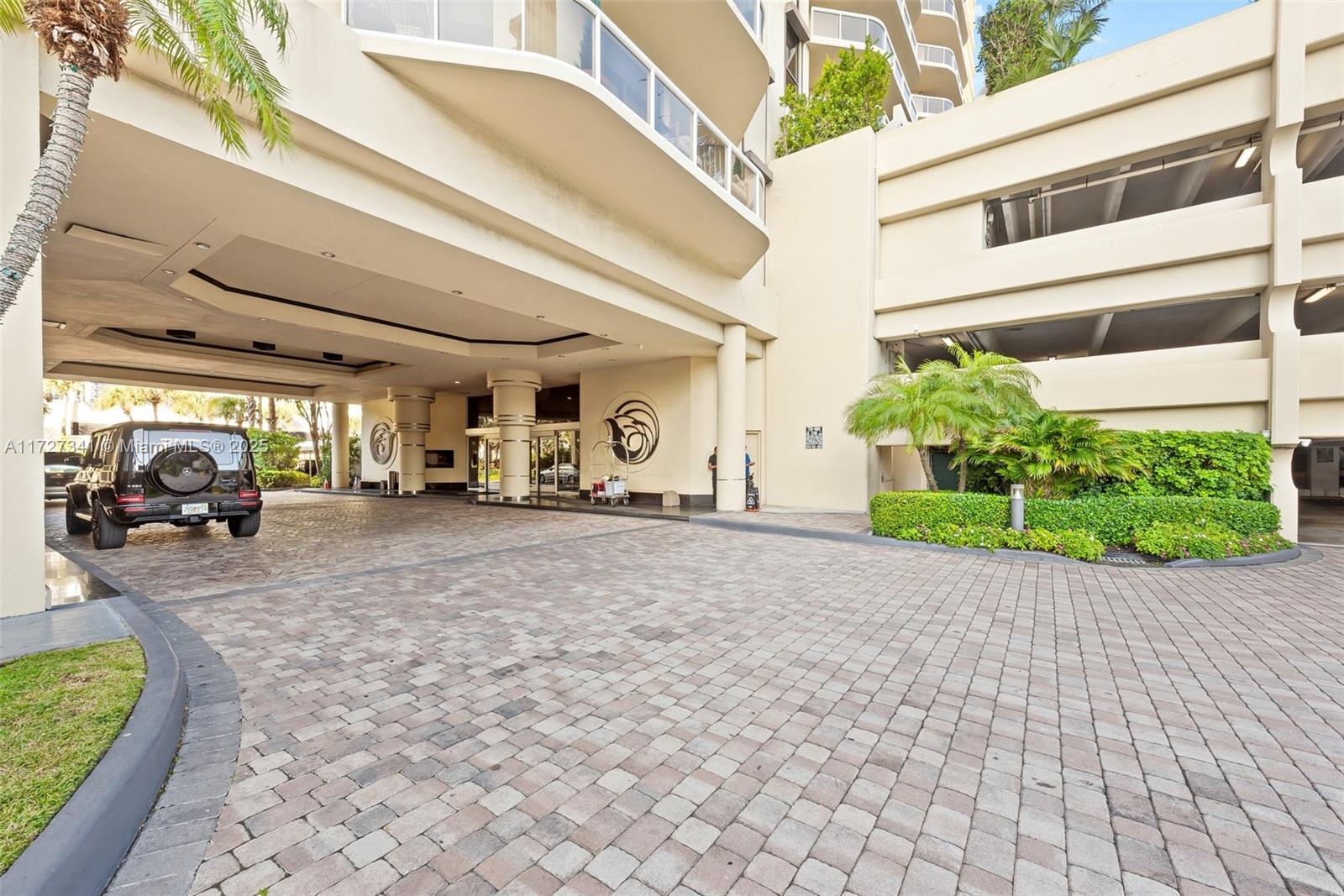 20191 E Country Club Dr # 504
