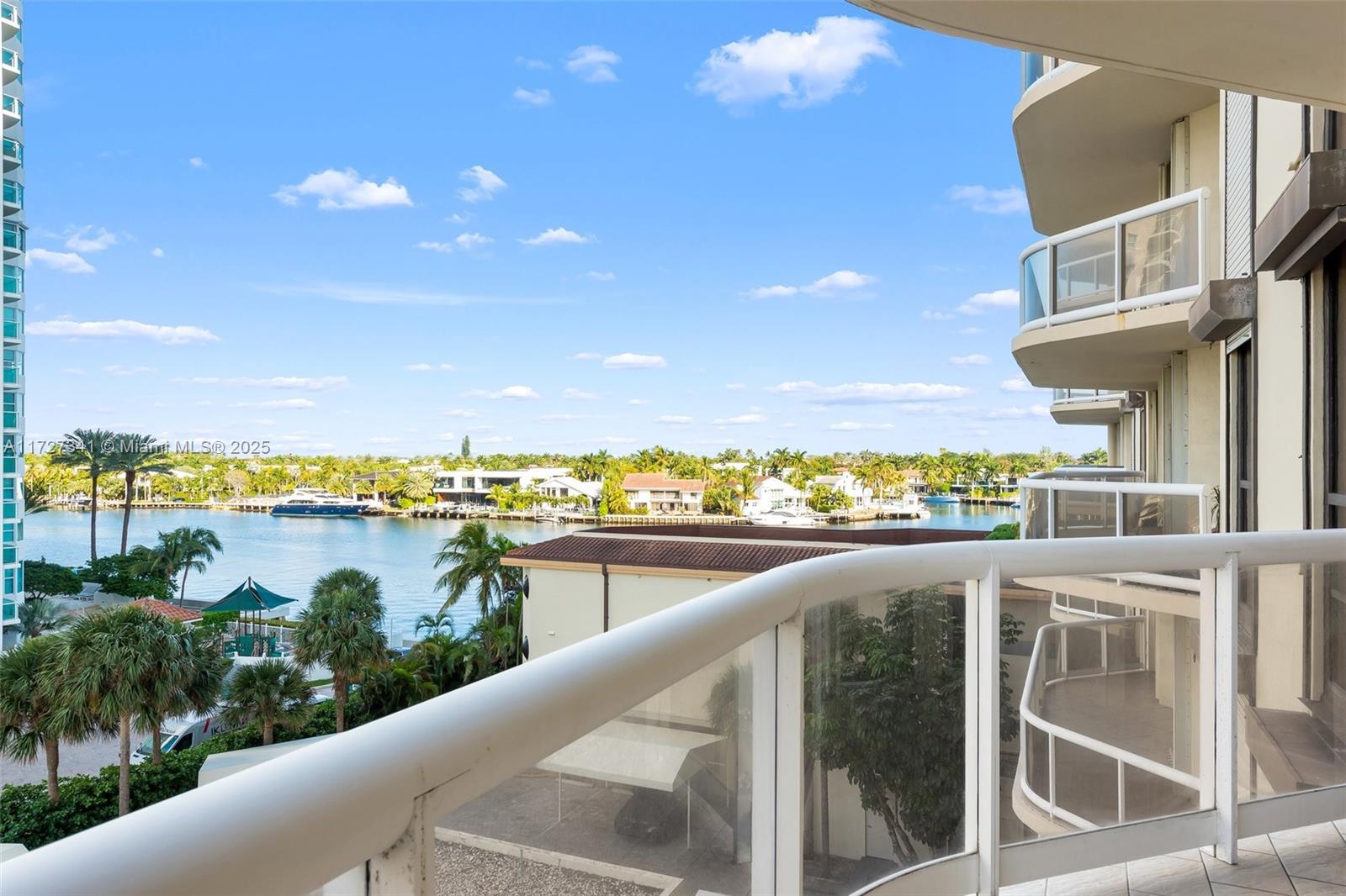 20191 E Country Club Dr # 504