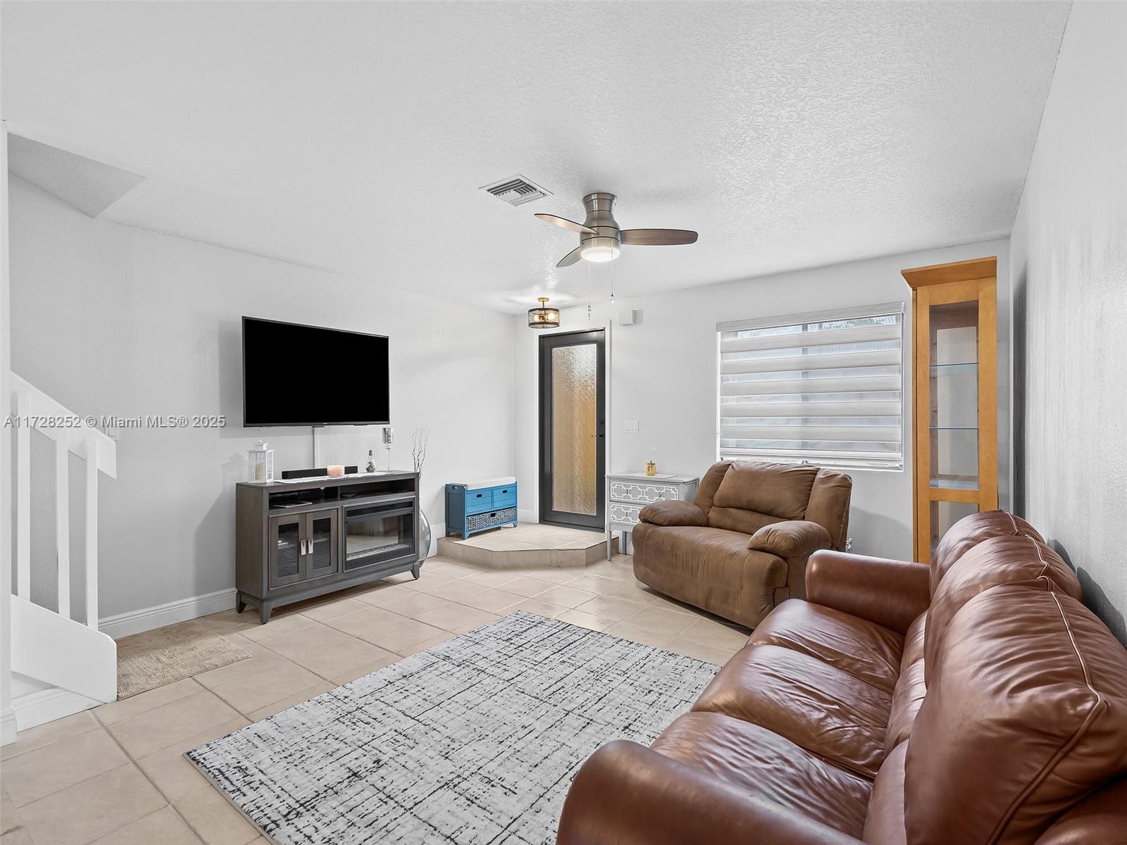 5144 S University Dr # 5144