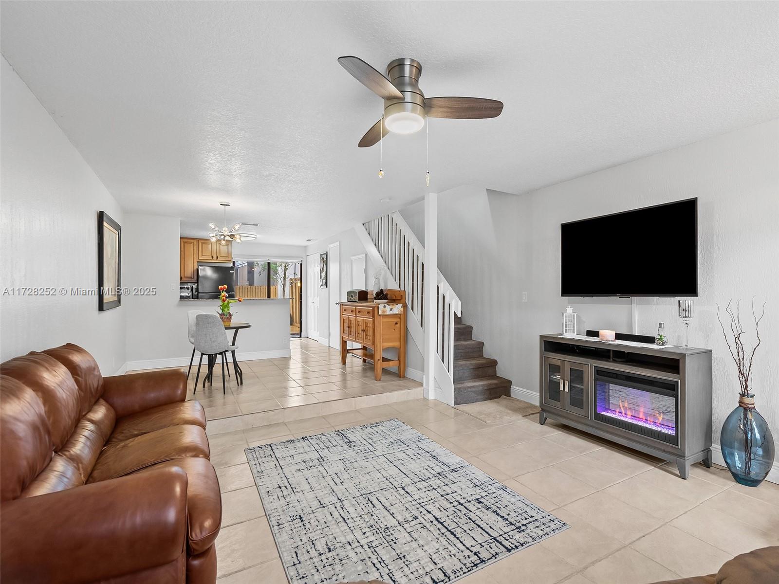 5144 S University Dr # 5144
