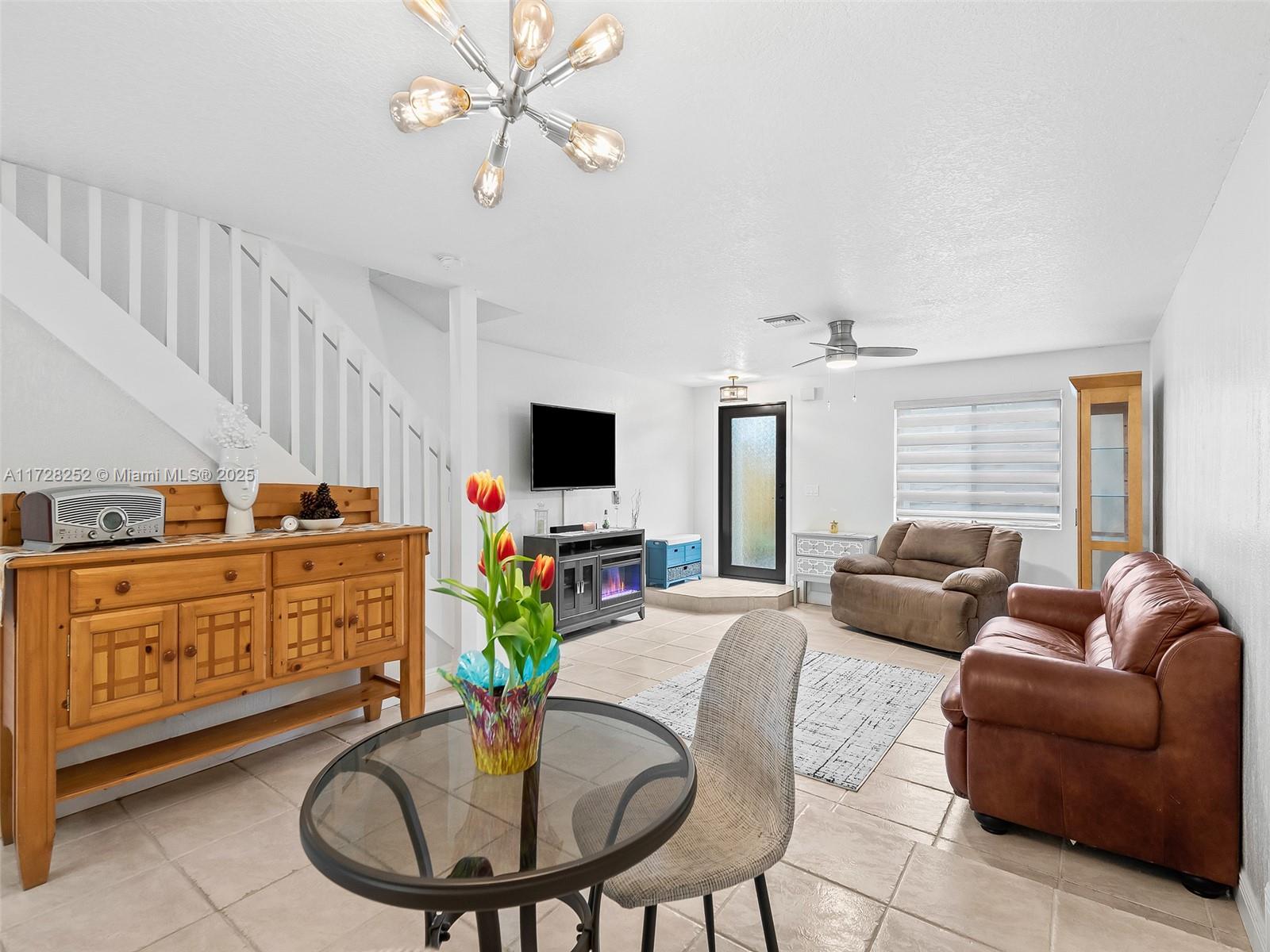 5144 S University Dr # 5144