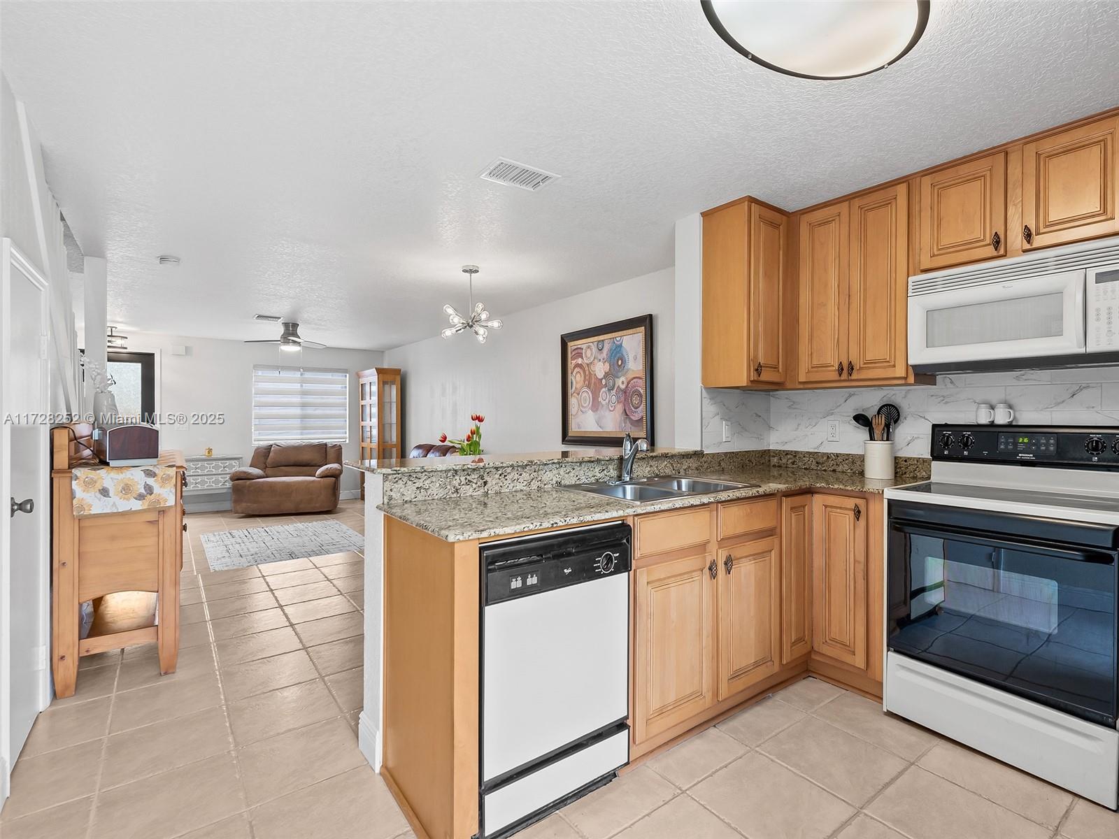 5144 S University Dr # 5144