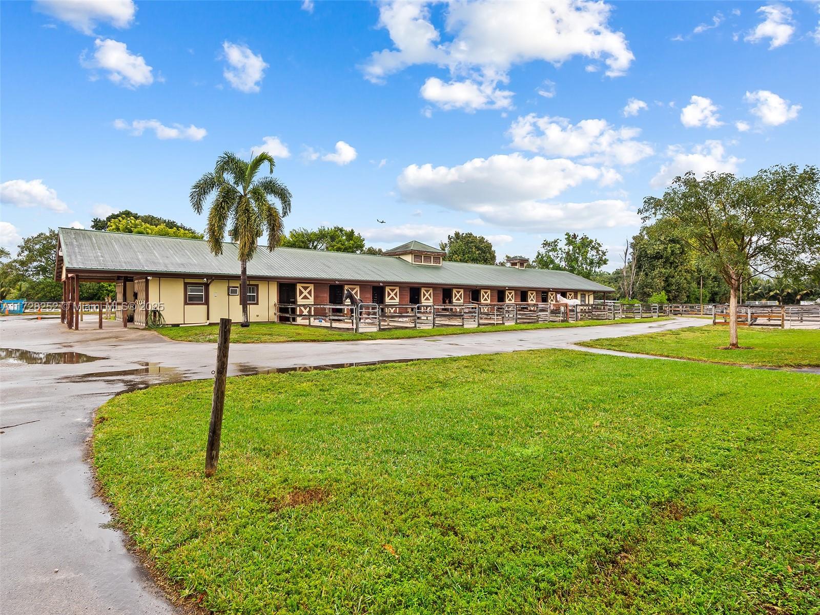 5144 S University Dr # 5144