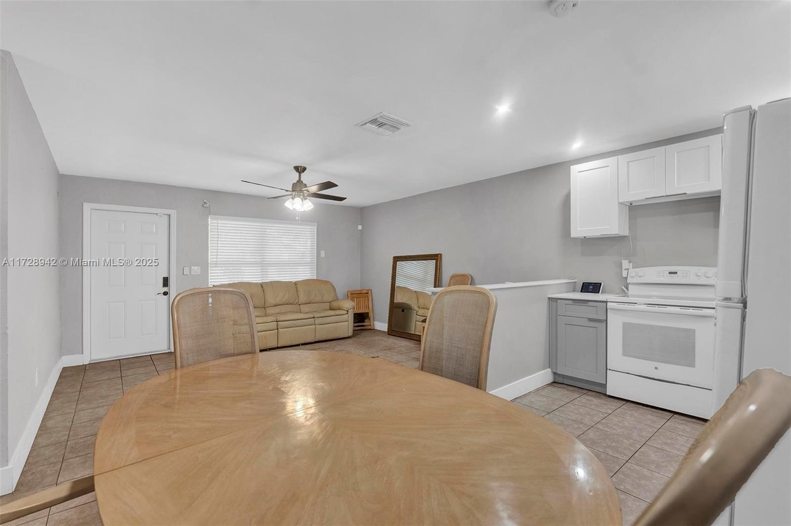 3133 SW 13th St