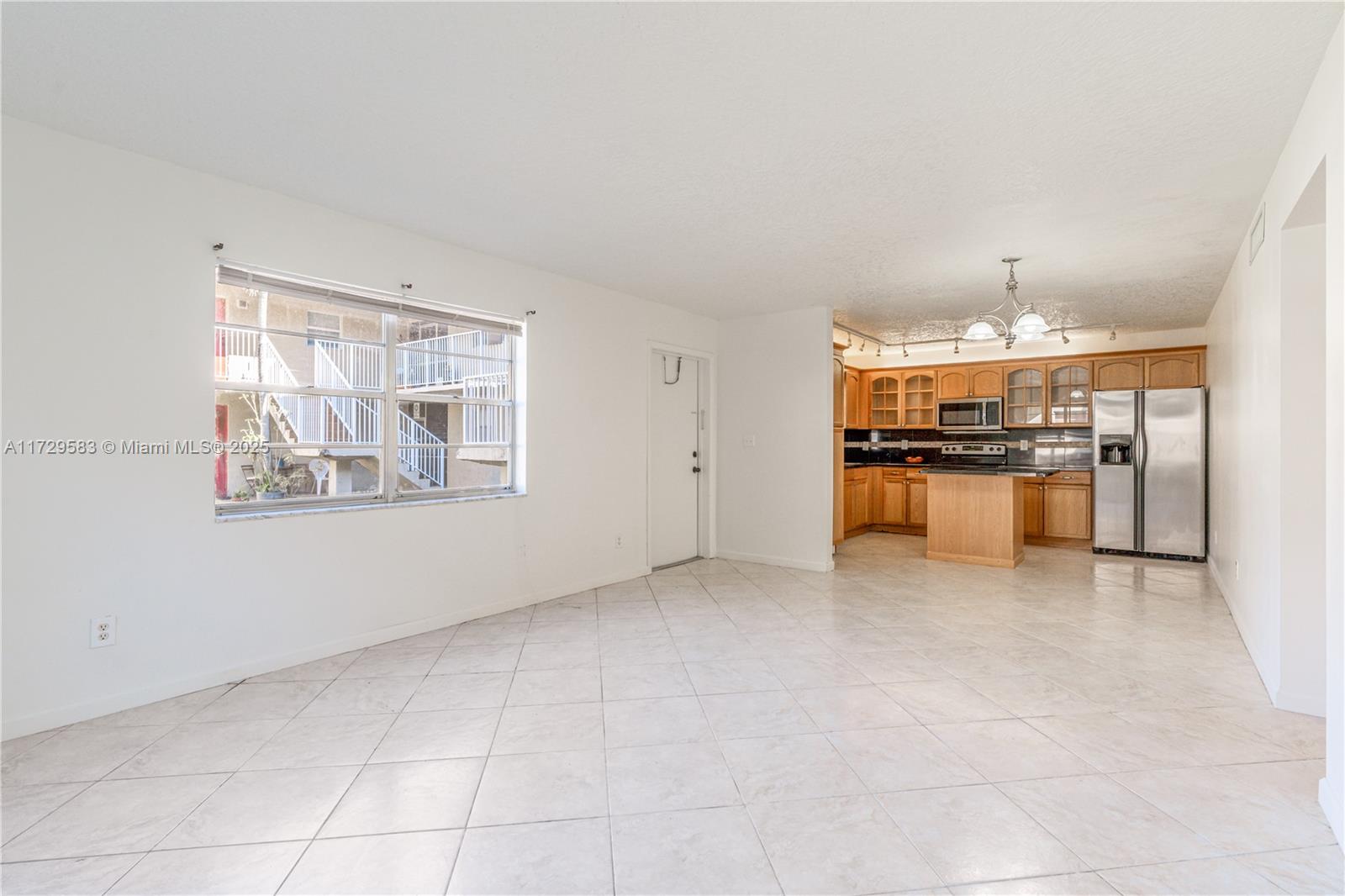 4528 SW 54th St # B Unit: 301-B