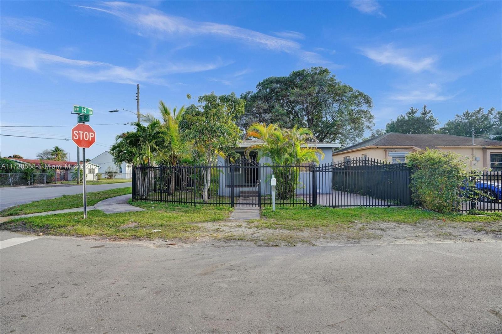 1400 NW 70th St