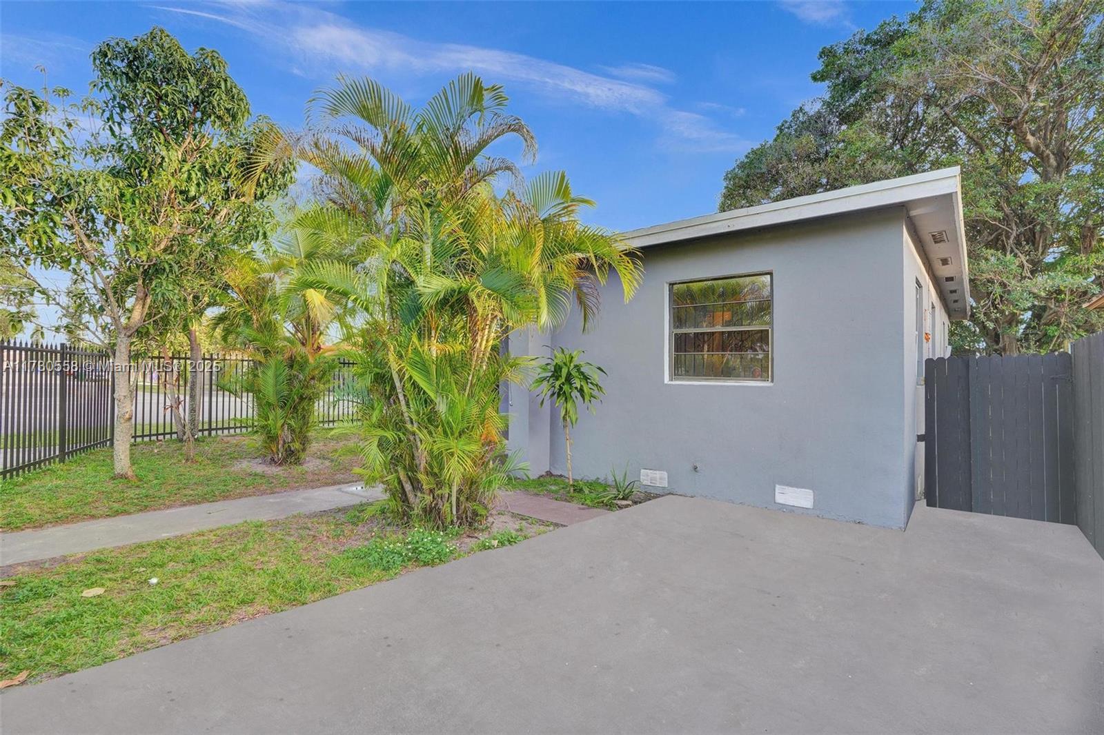 1400 NW 70th St