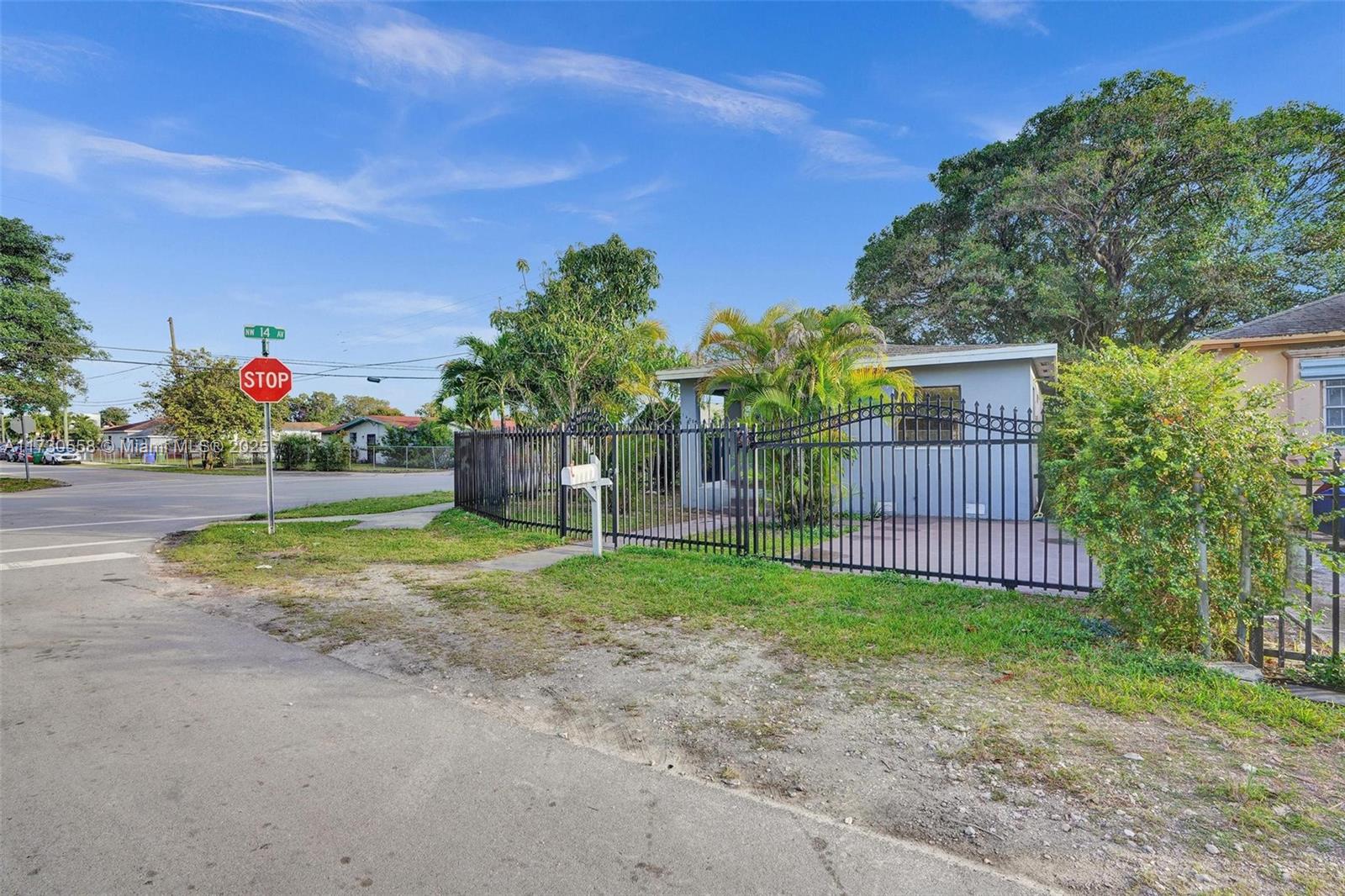1400 NW 70th St