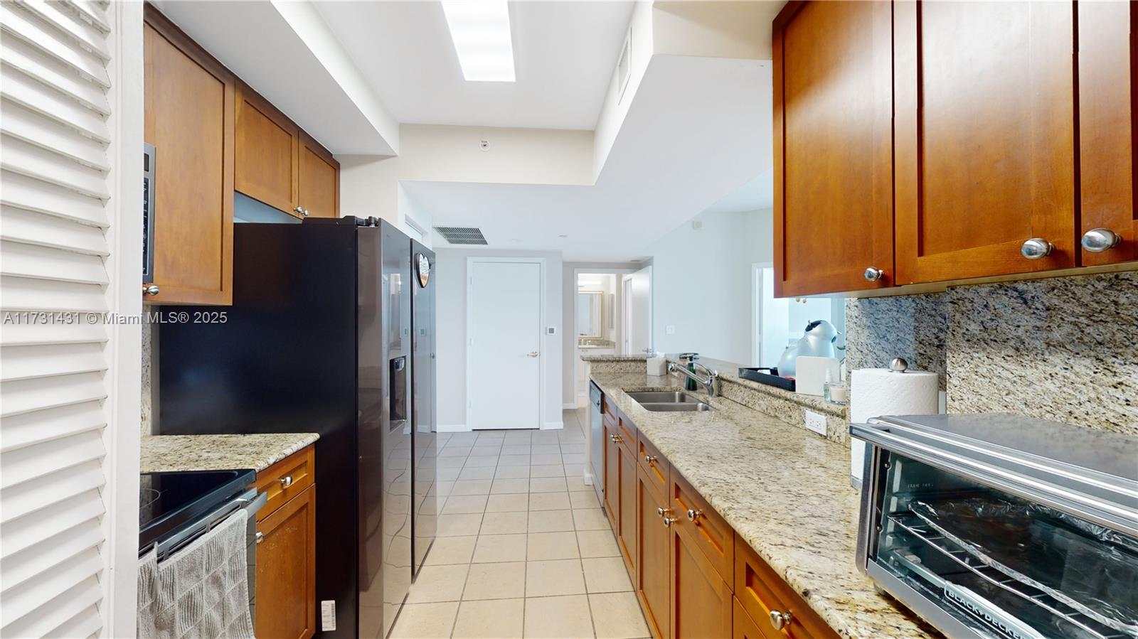 19501 W Country Club Dr # 10 Unit: PH-10