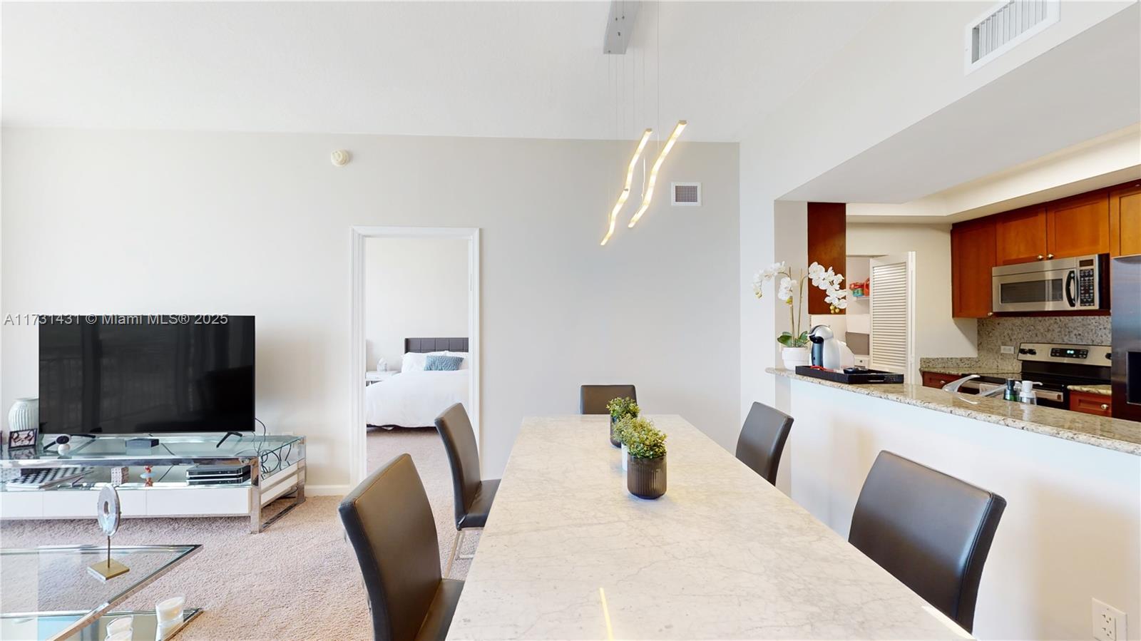 19501 W Country Club Dr # 10 Unit: PH-10