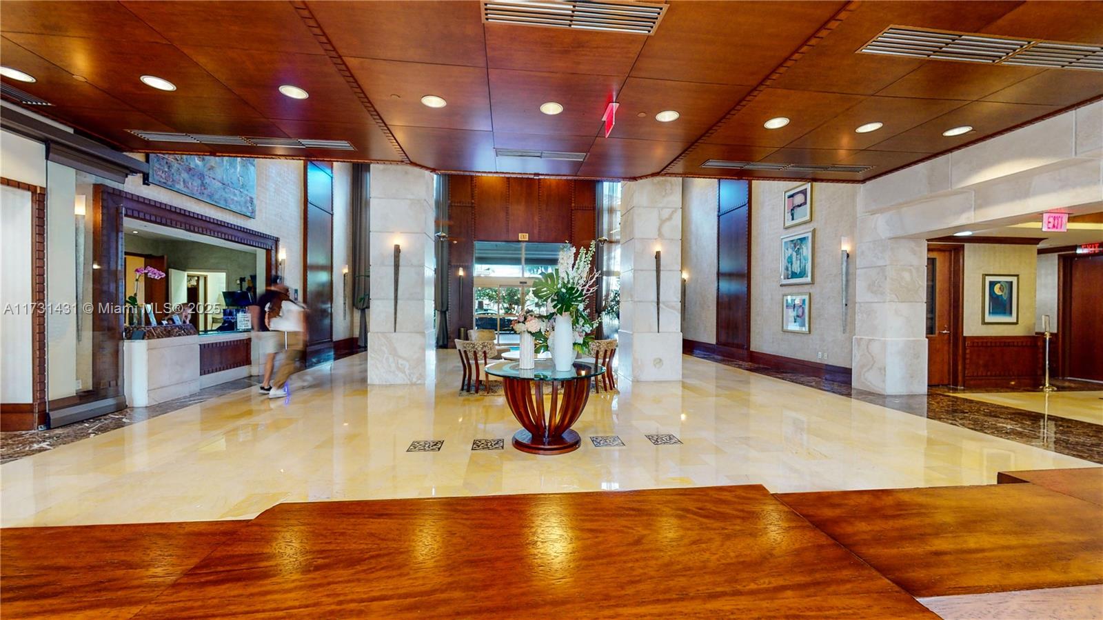 19501 W Country Club Dr # 10 Unit: PH-10