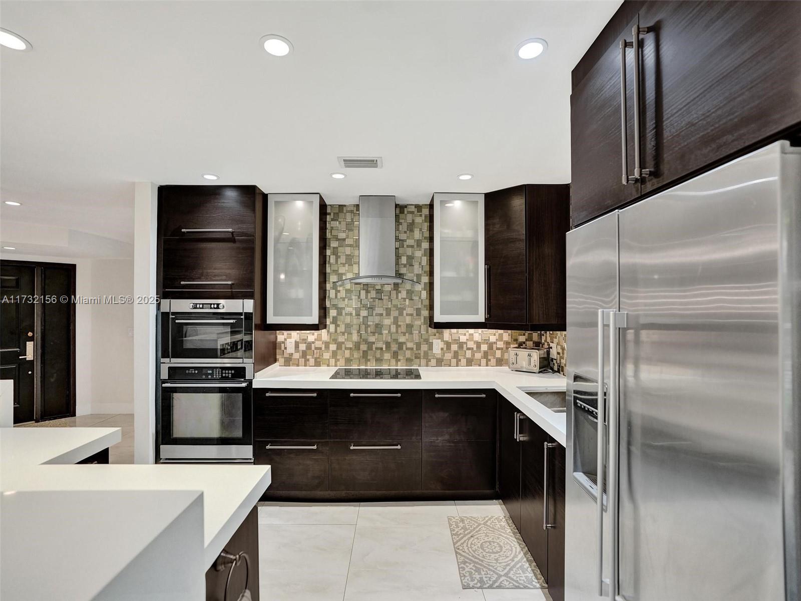 3507 Green Leaf Cir # 2004