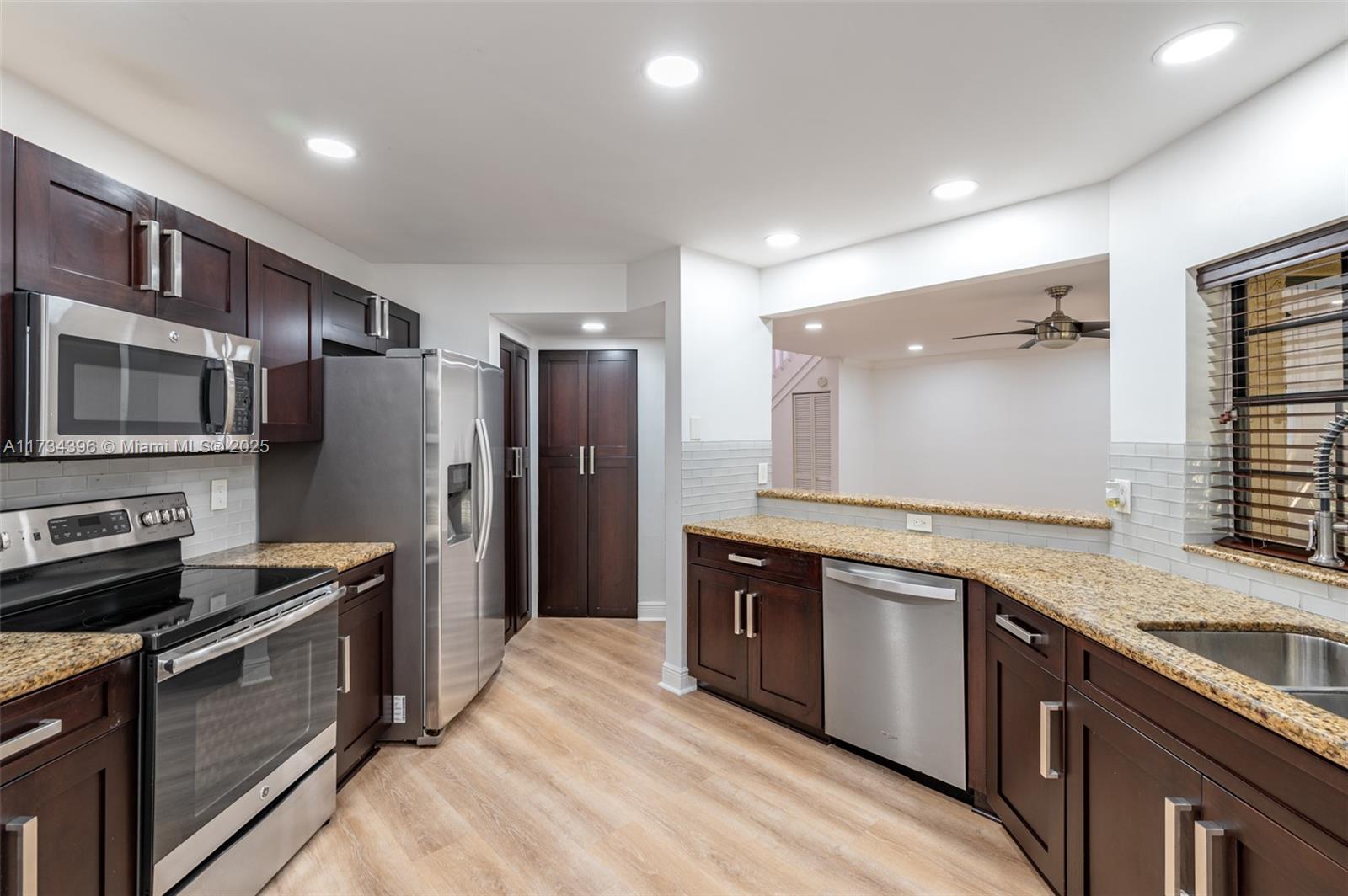 8817 W Sunrise Blvd # 8817