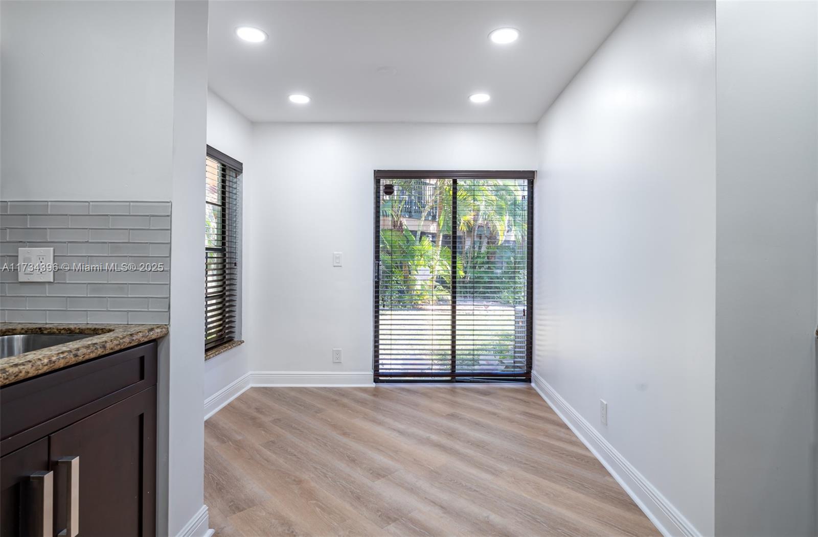 8817 W Sunrise Blvd # 8817