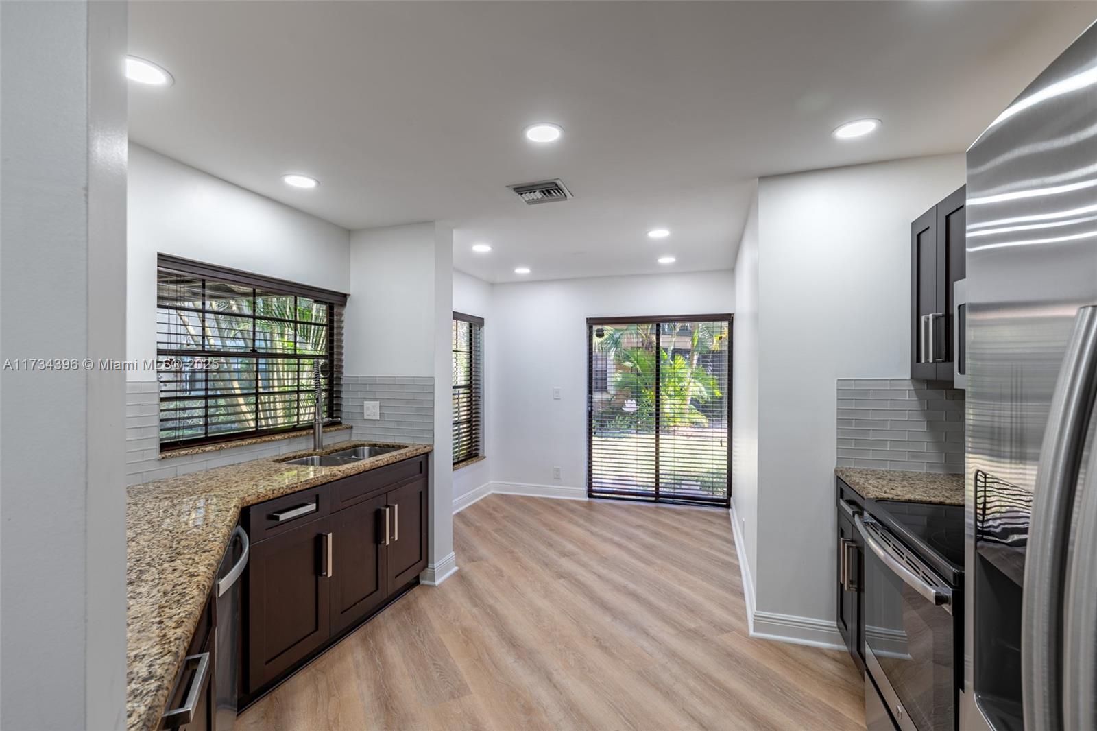 8817 W Sunrise Blvd # 8817