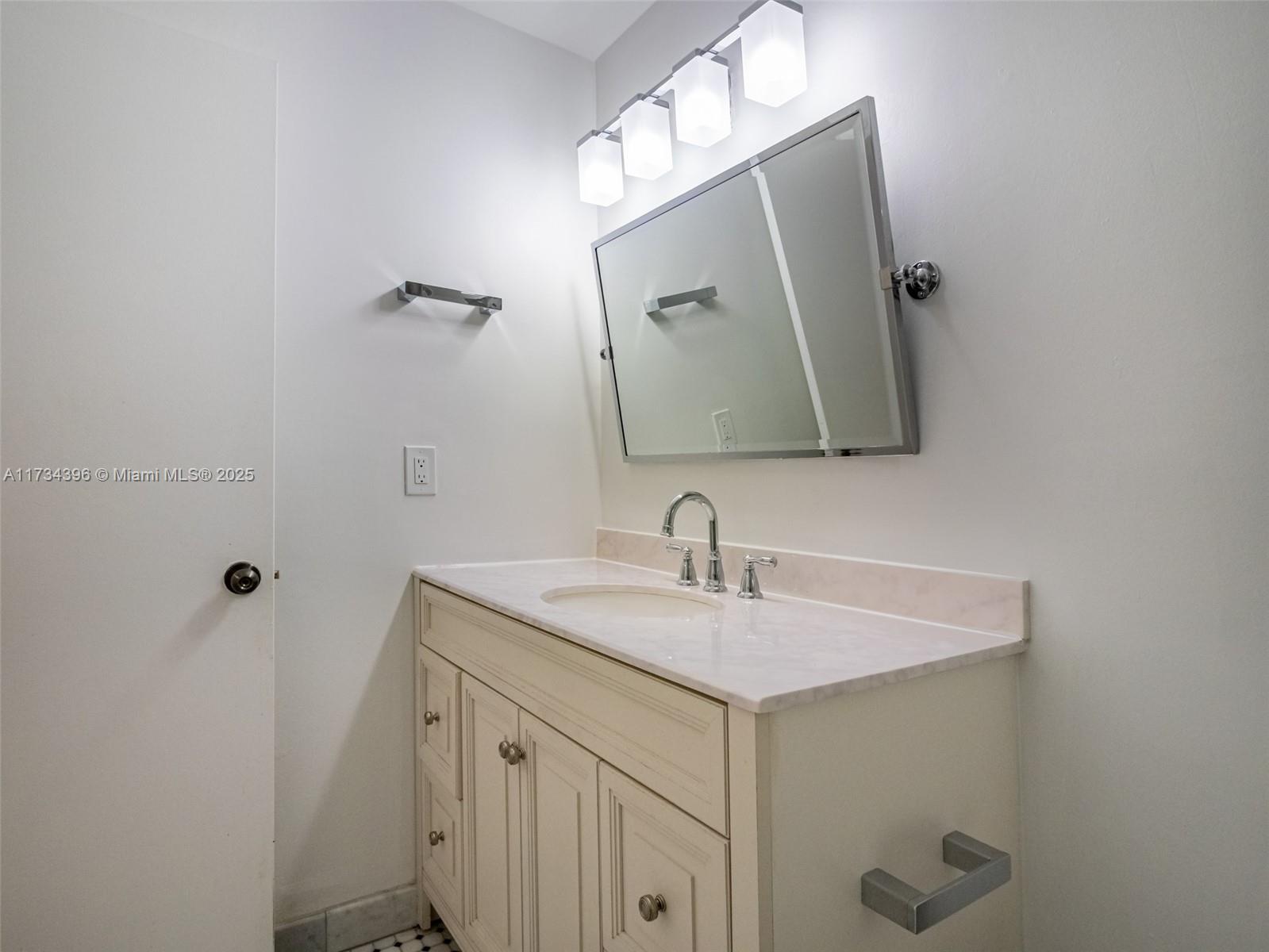 8817 W Sunrise Blvd # 8817