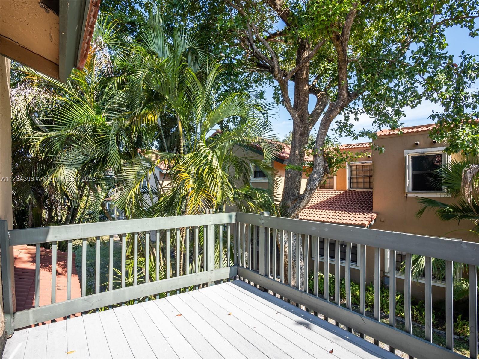 8817 W Sunrise Blvd # 8817