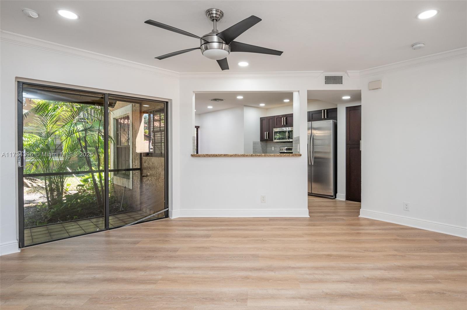 8817 W Sunrise Blvd # 8817