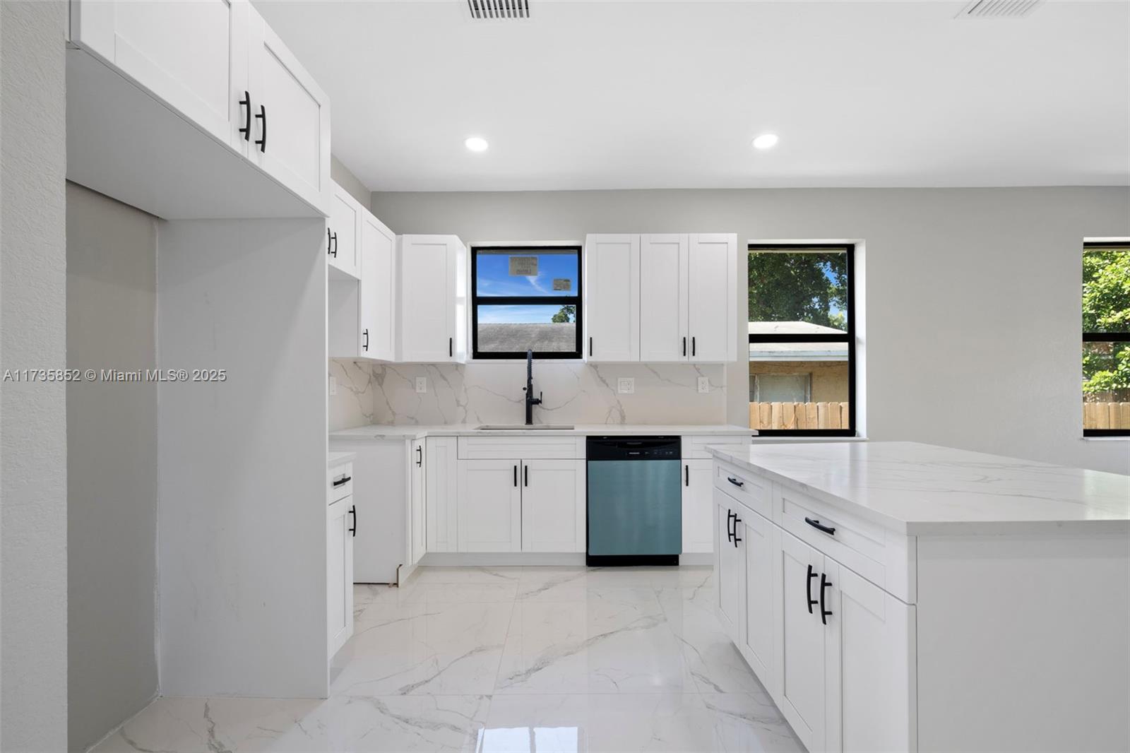805 NW 22nd Rd