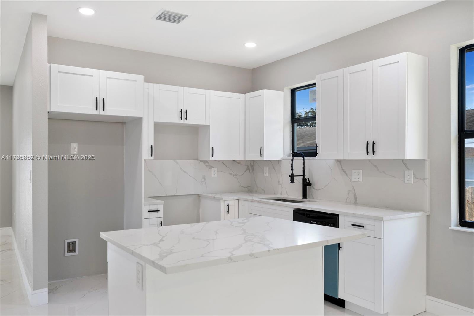 805 NW 22nd Rd