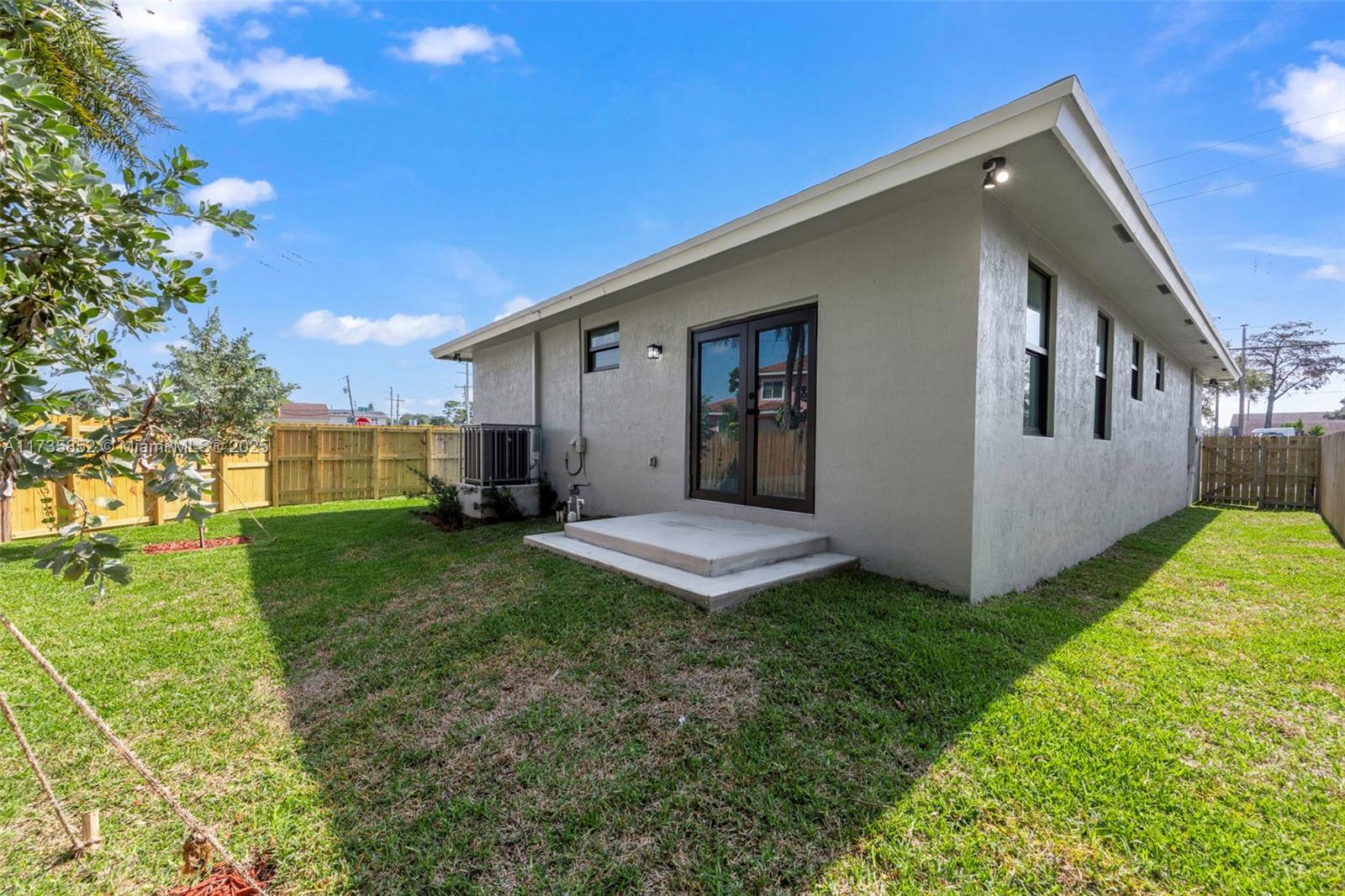 805 NW 22nd Rd