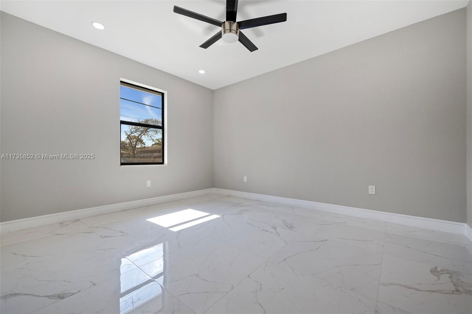 805 NW 22nd Rd
