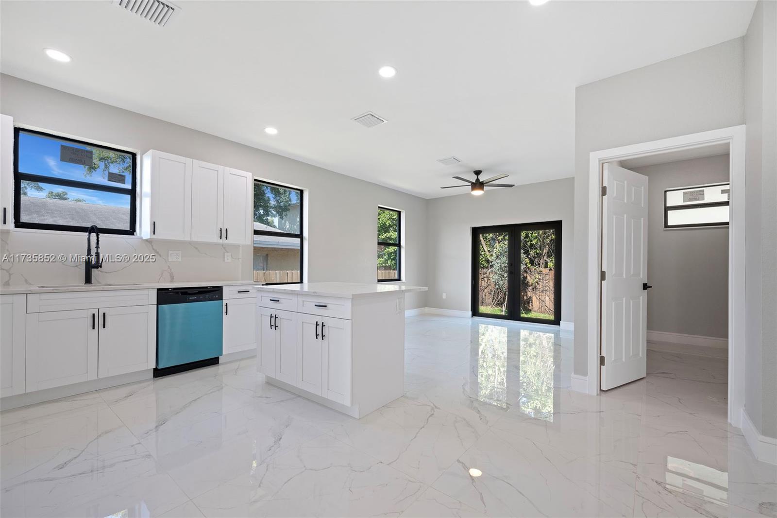 805 NW 22nd Rd