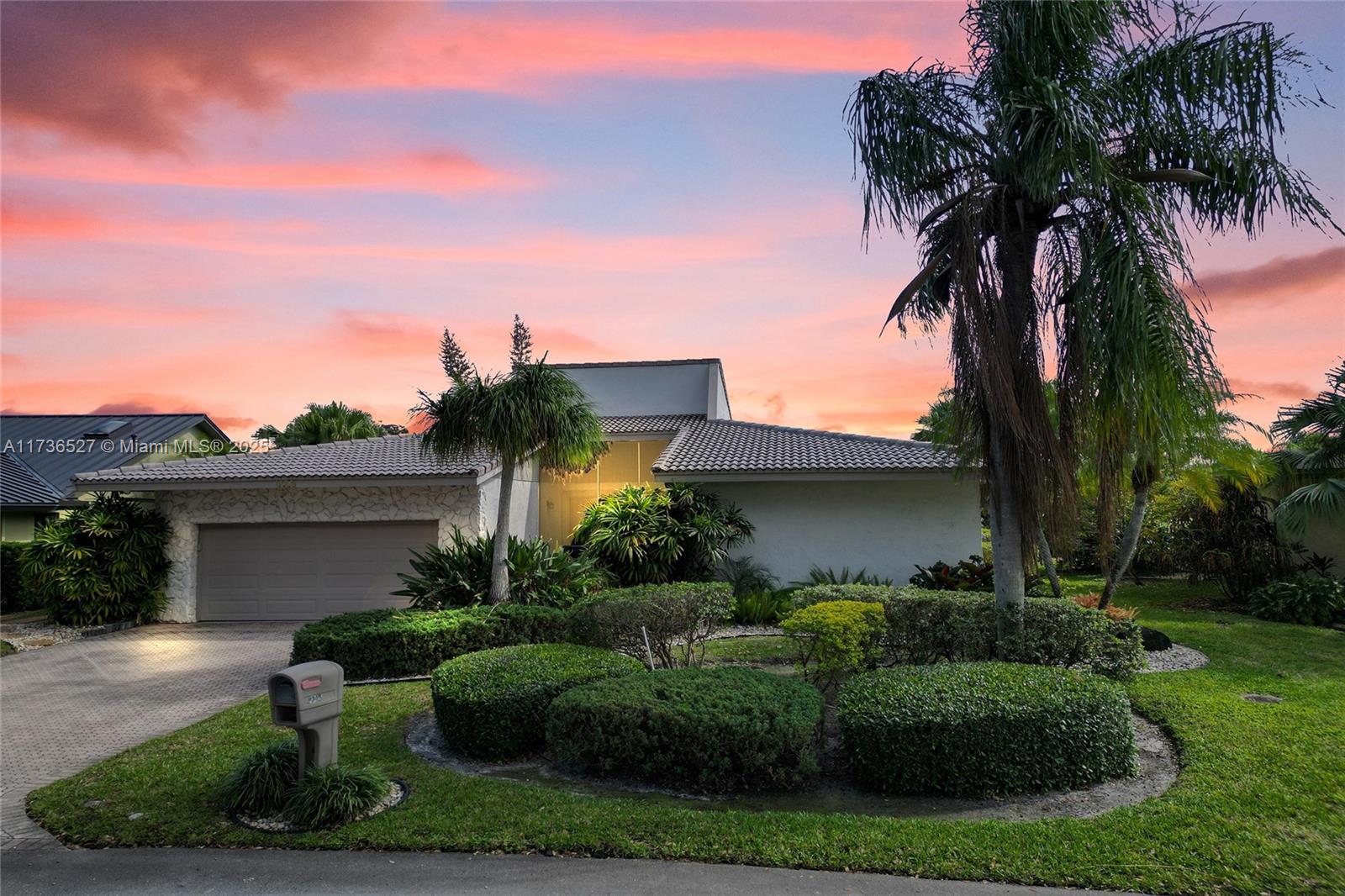8218 NW 85th Ave