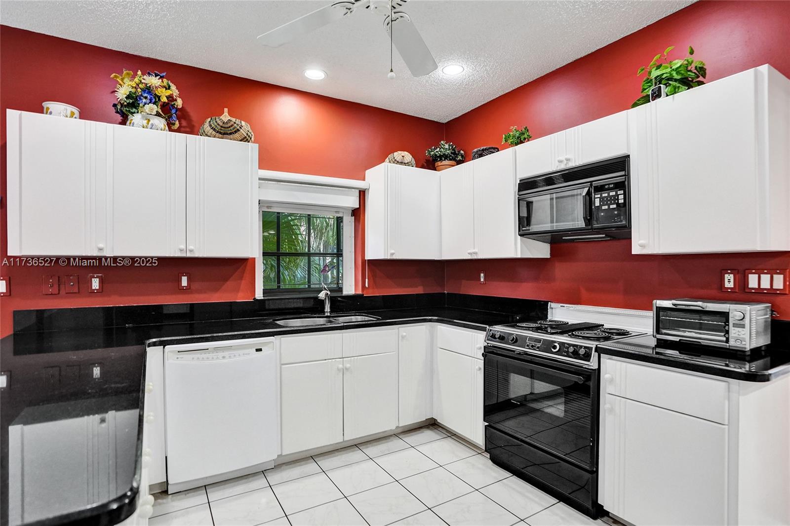 8218 NW 85th Ave