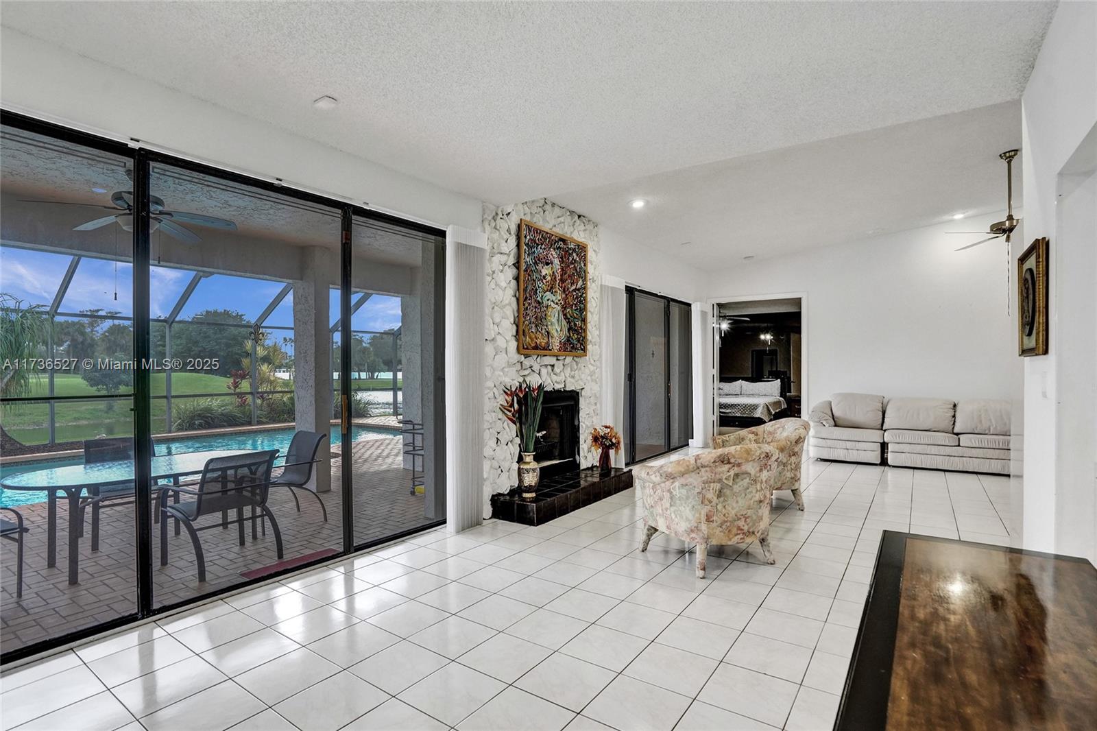 8218 NW 85th Ave