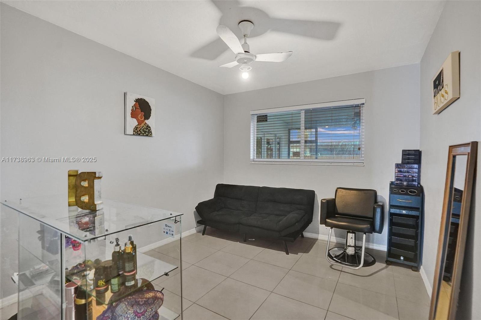 7711 NW 5th St