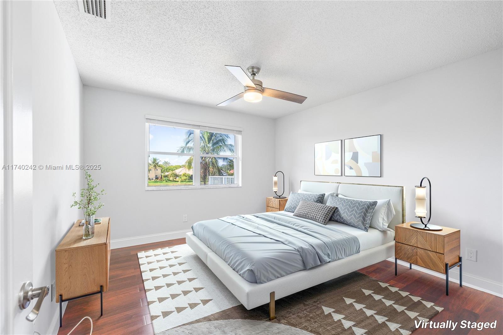 620 NW 204th Ave