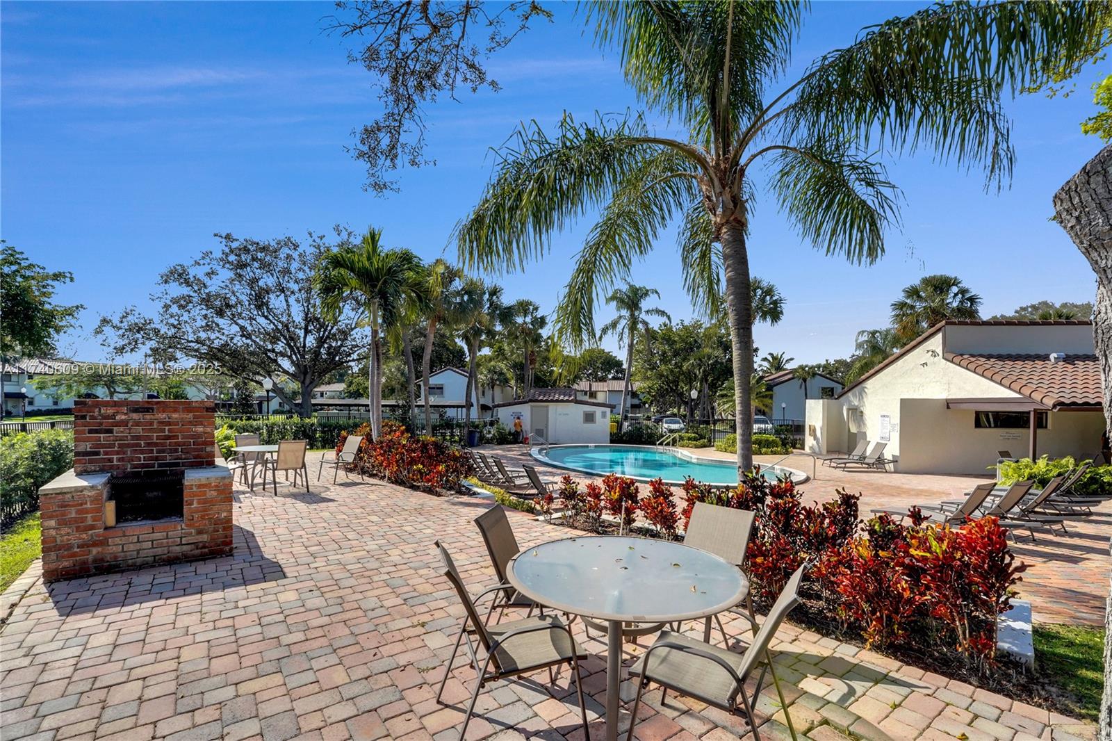 7200 NW 2nd Ave # 38