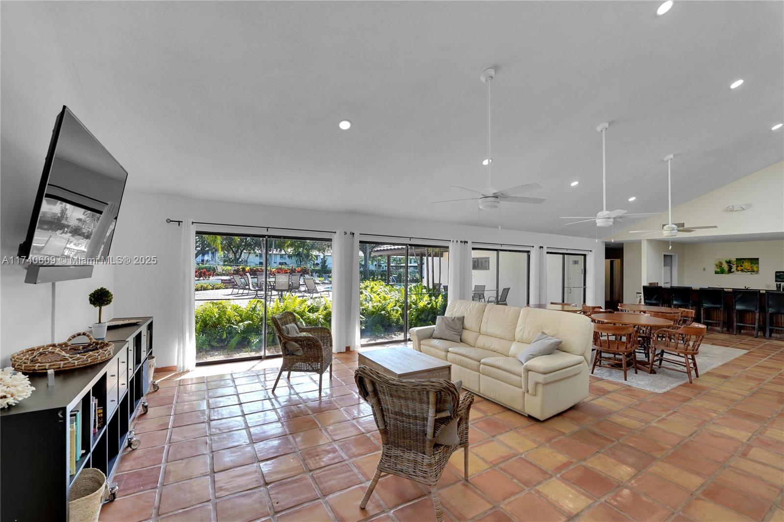 7200 NW 2nd Ave # 38