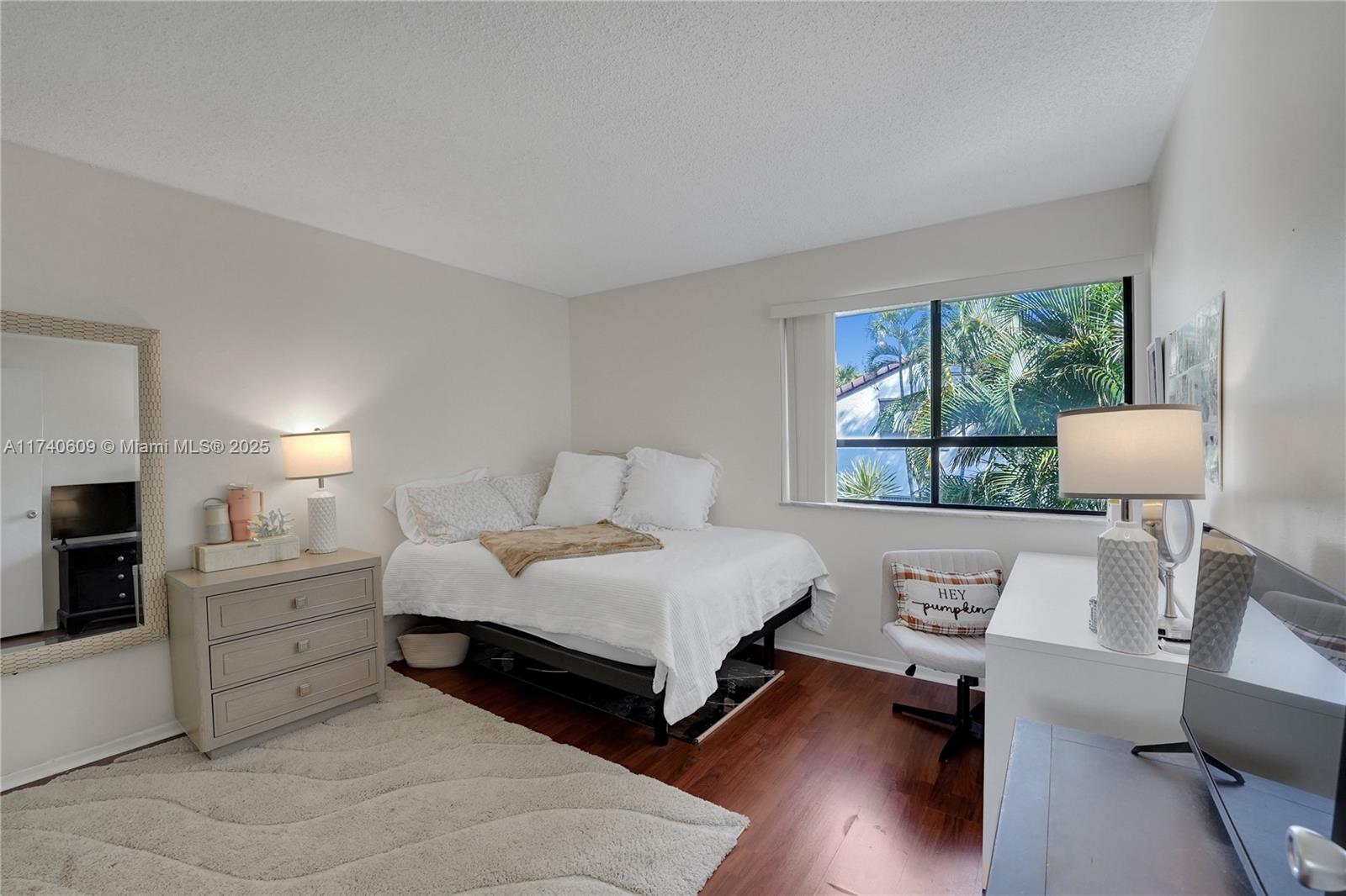 7200 NW 2nd Ave # 38