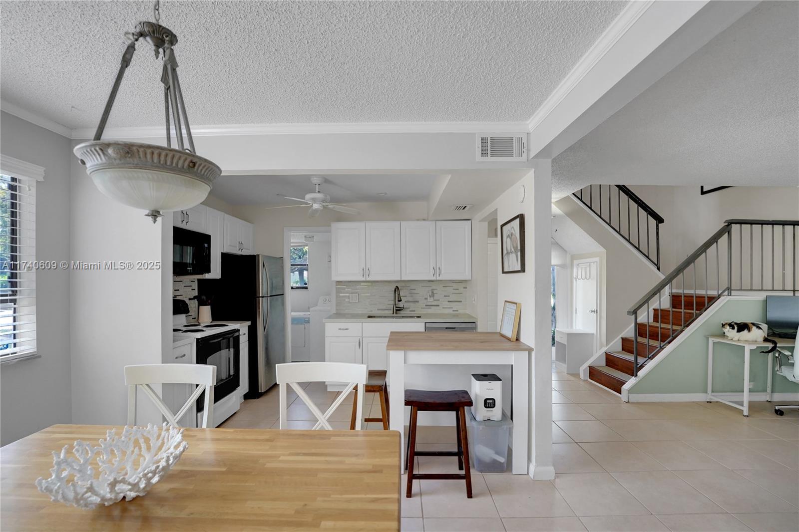 7200 NW 2nd Ave # 38