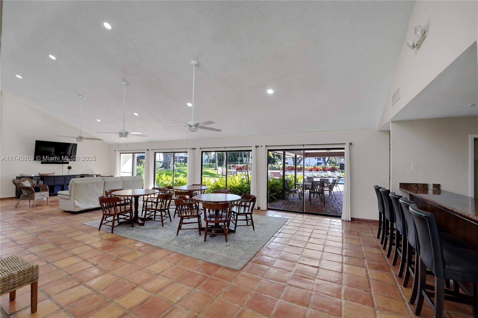 7200 NW 2nd Ave # 38