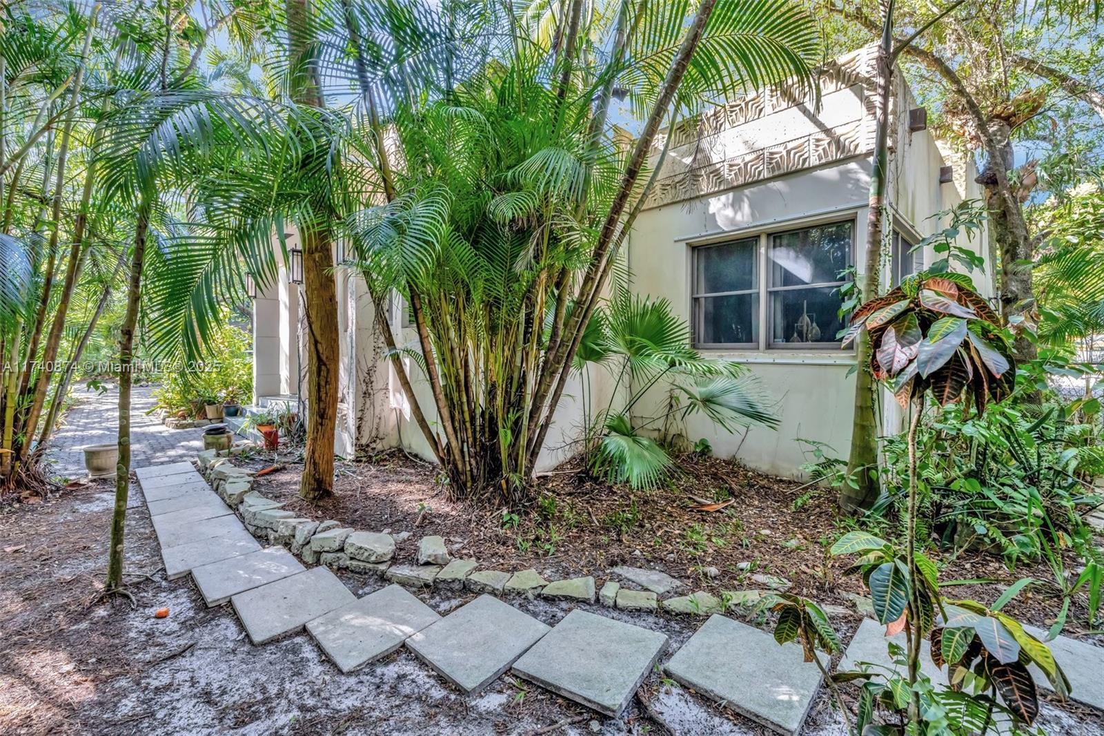 2390 SW 29th Way