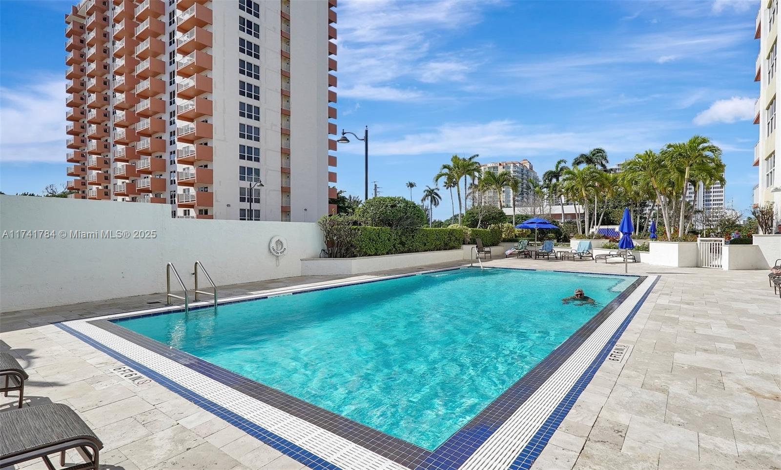 3000 E Sunrise Blvd # 6B