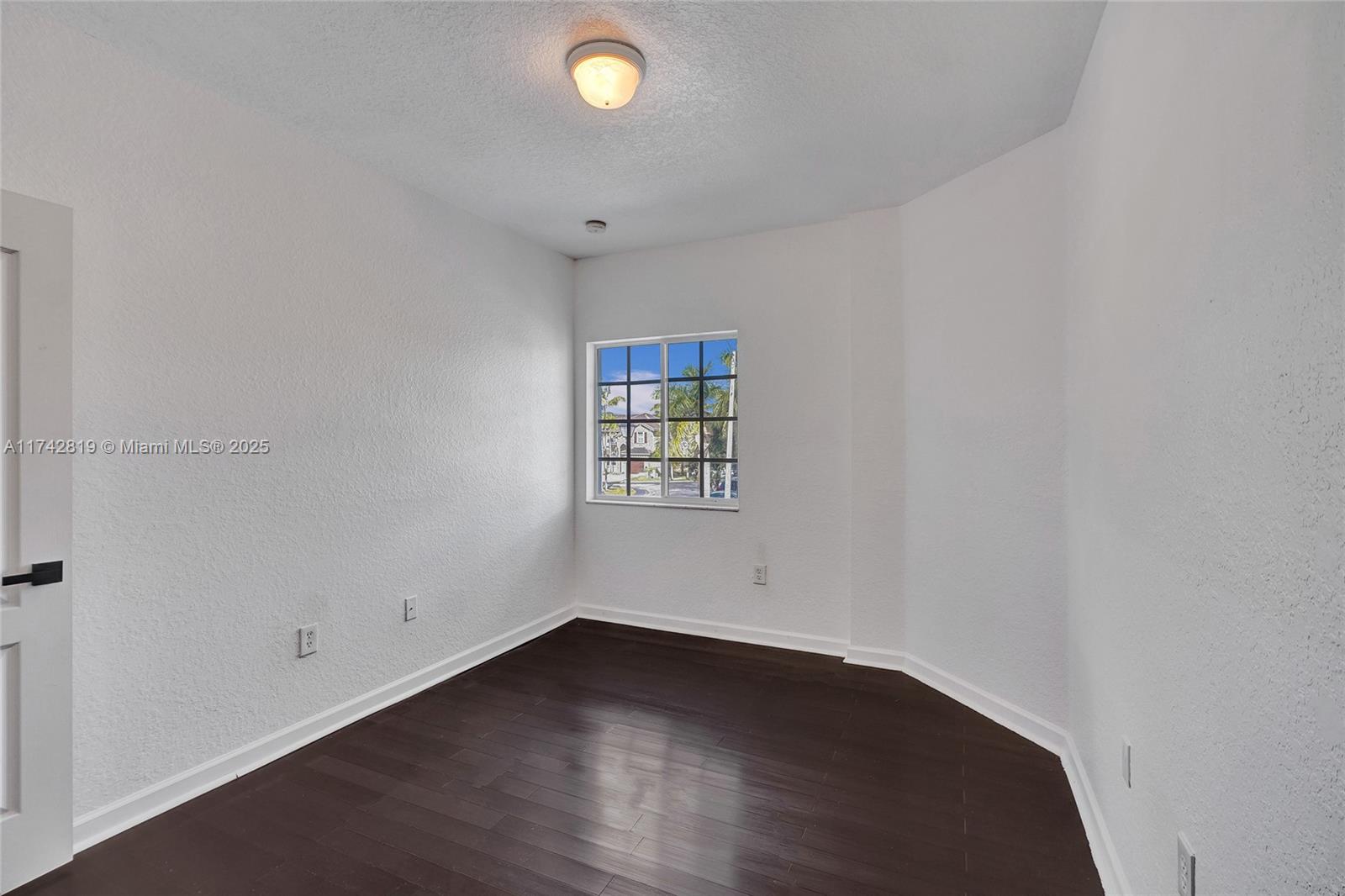 15200 SW 10th St