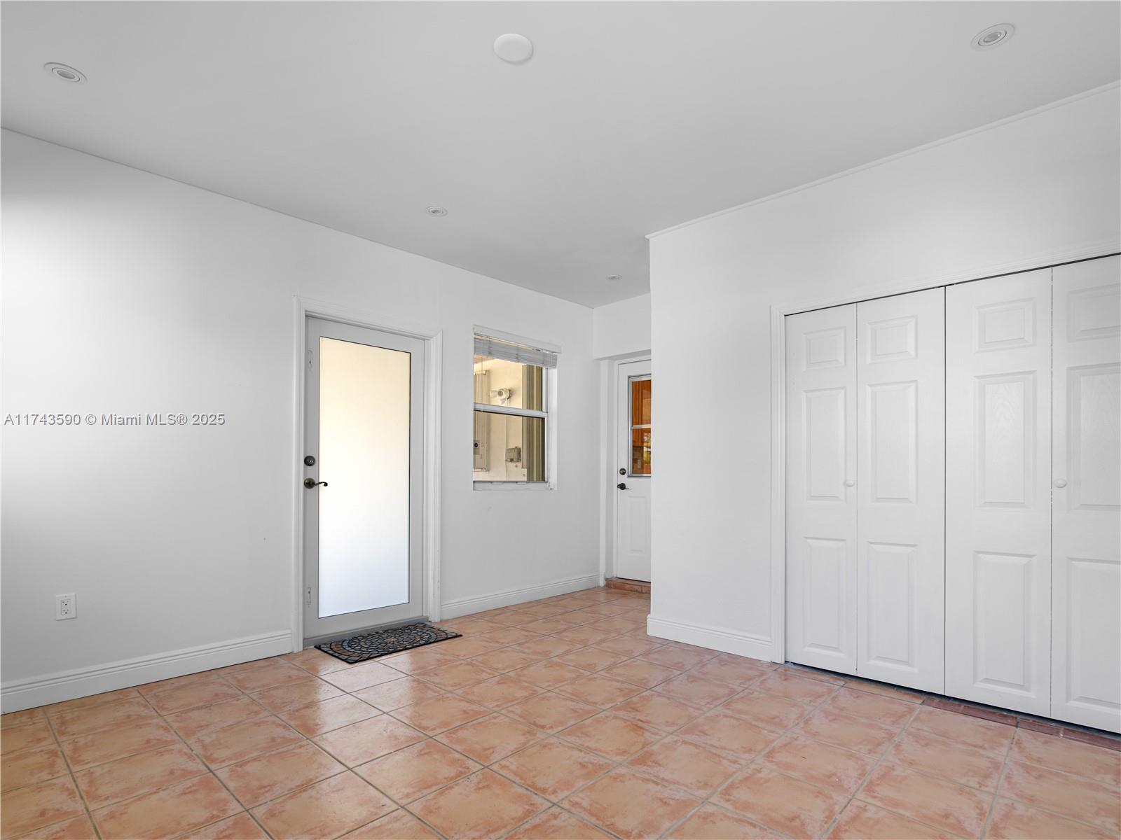 6745 SW 19th Ter