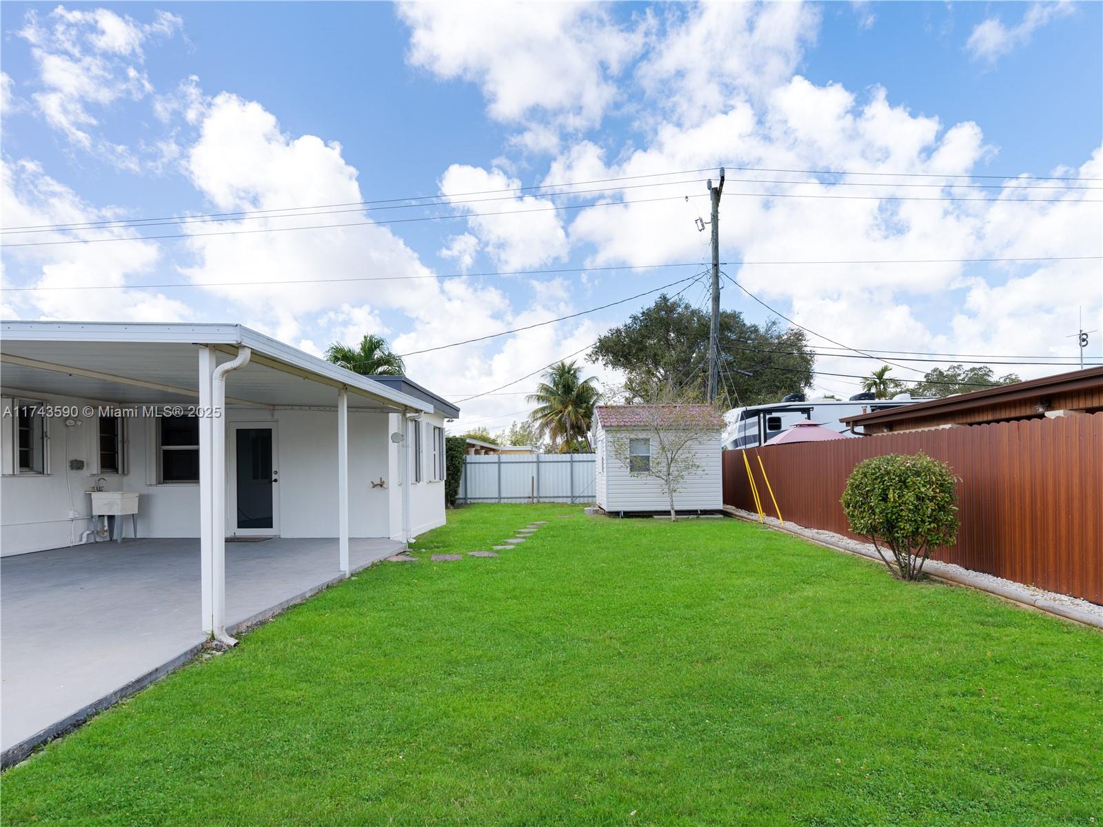 6745 SW 19th Ter