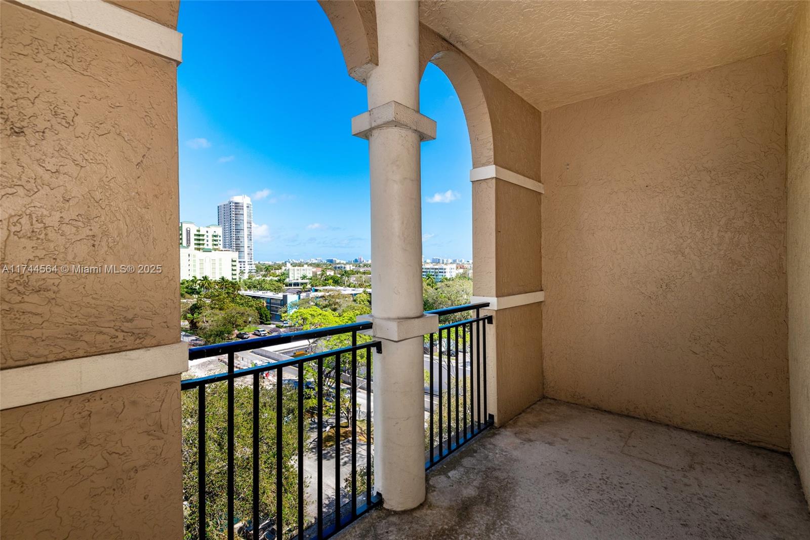 520 SE 5th Ave # 2708