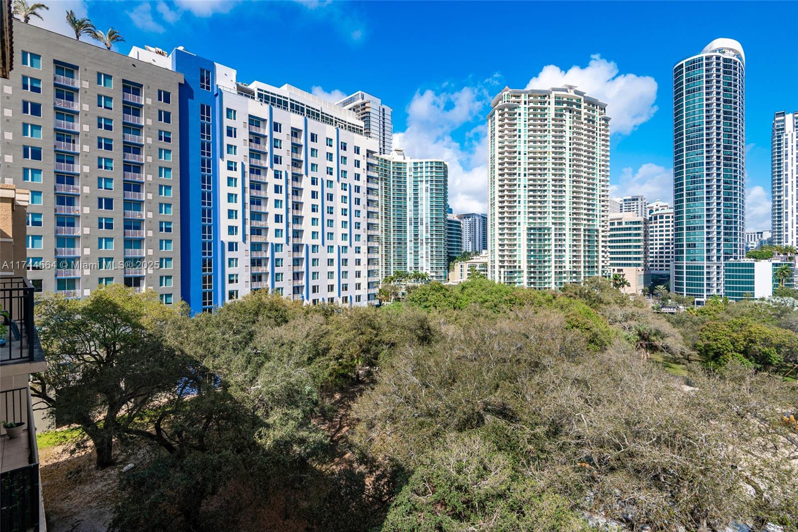 520 SE 5th Ave # 2708
