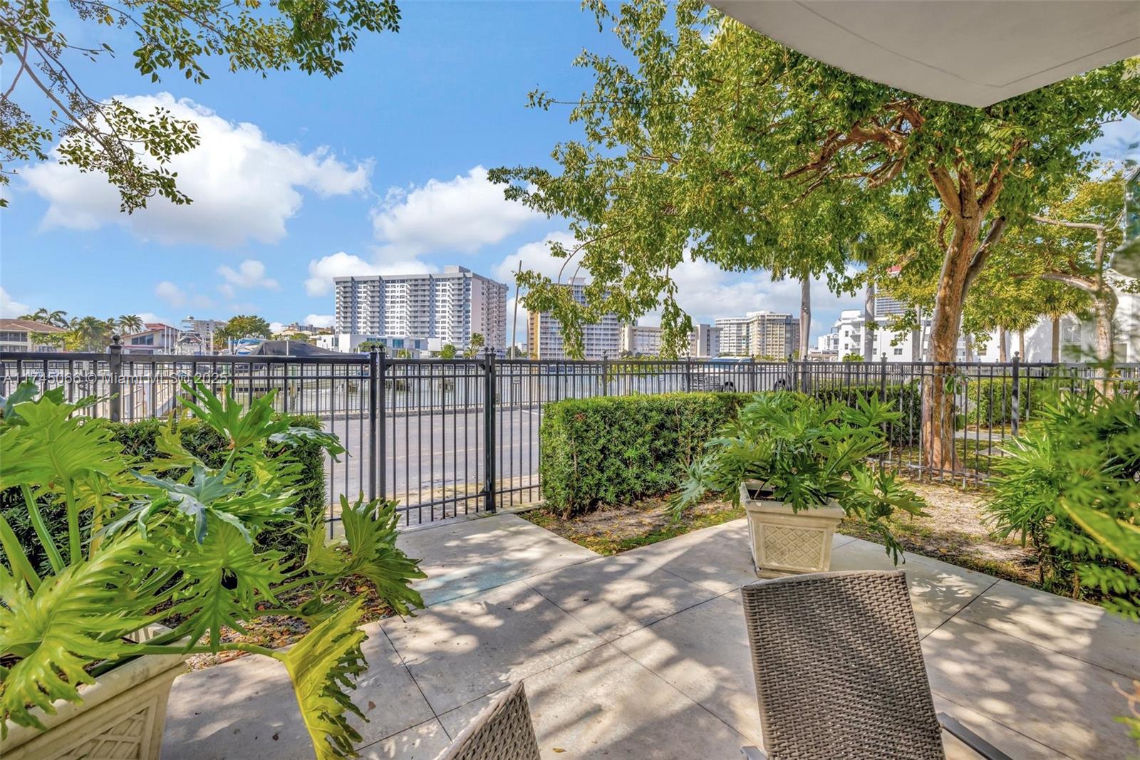 1945 S Ocean Dr # M3