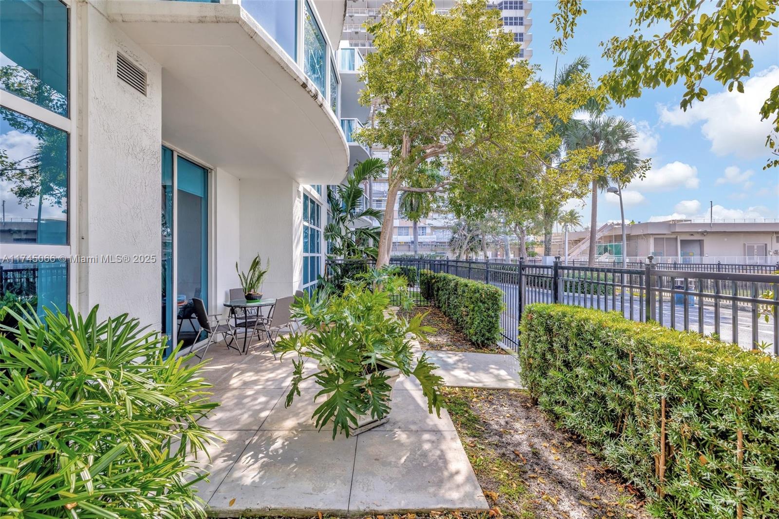 1945 S Ocean Dr # M3
