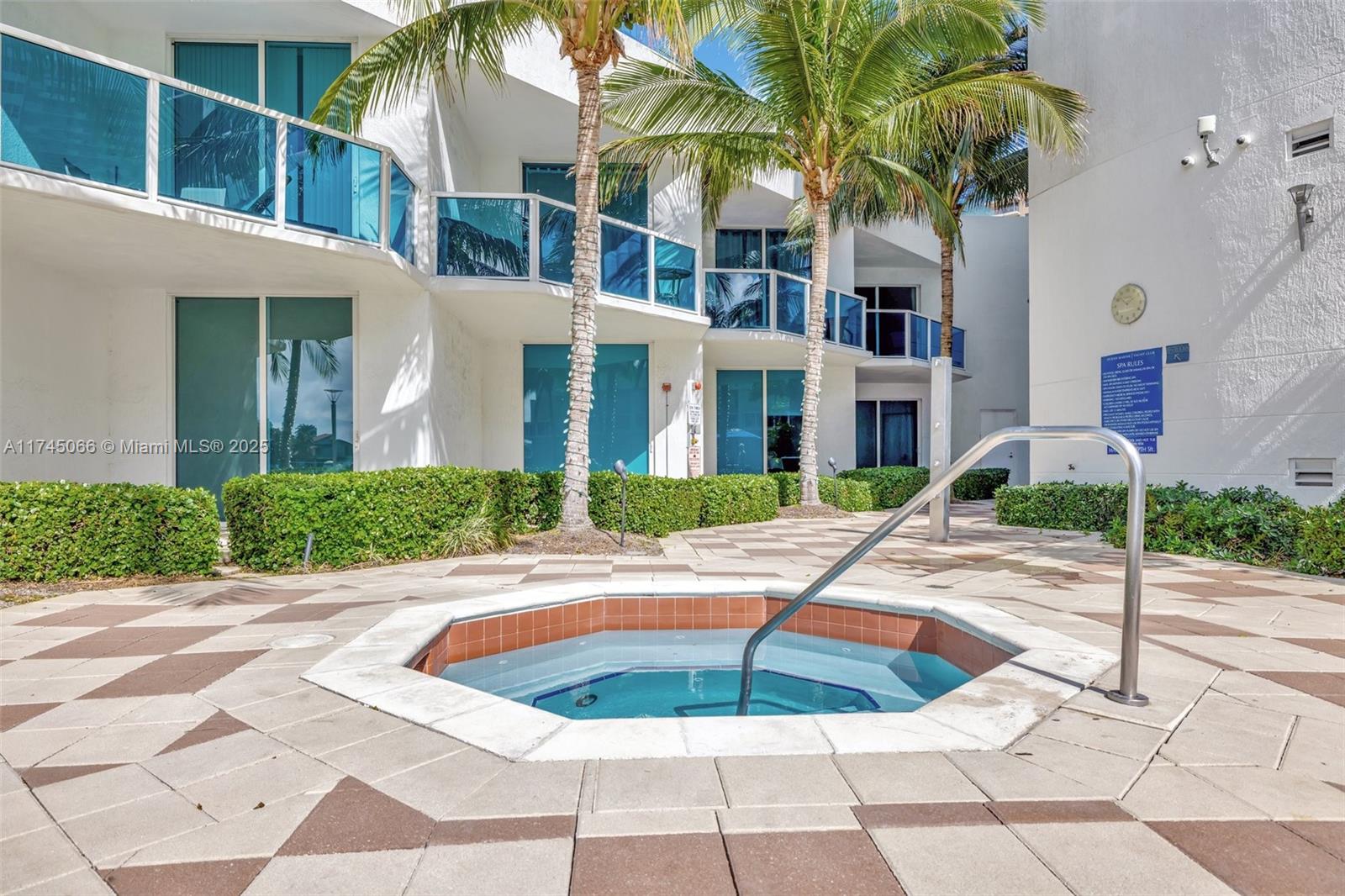 1945 S Ocean Dr # M3