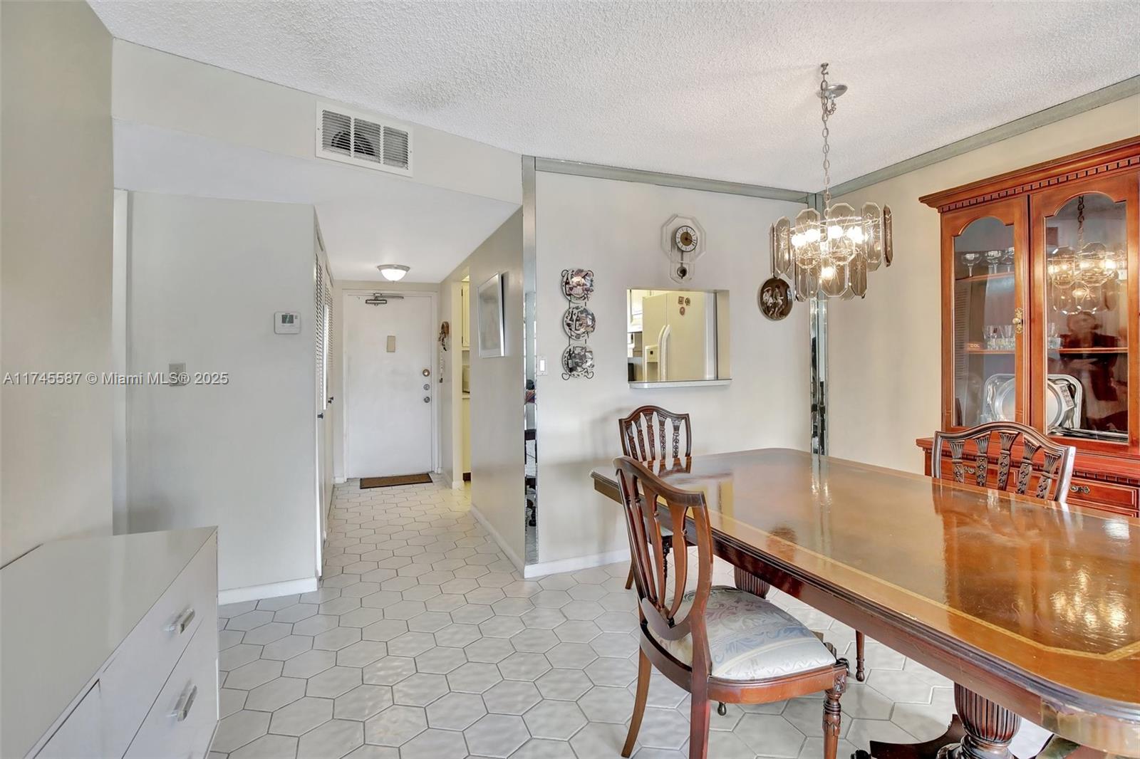 9181 Sunrise Lakes Blvd Unit: 210