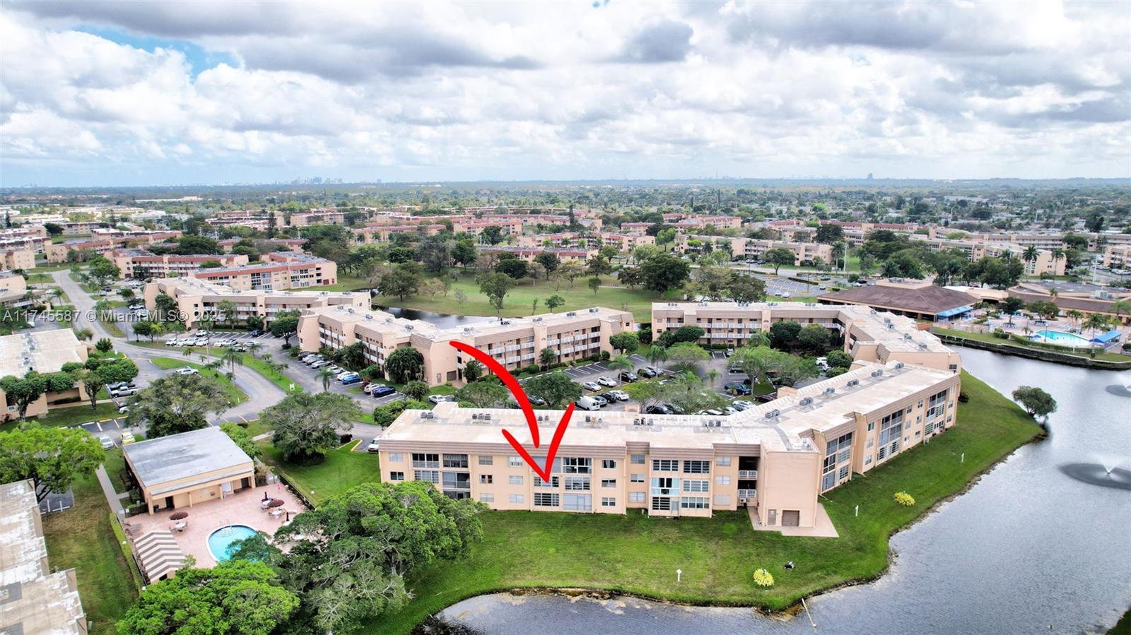 9181 Sunrise Lakes Blvd Unit: 210